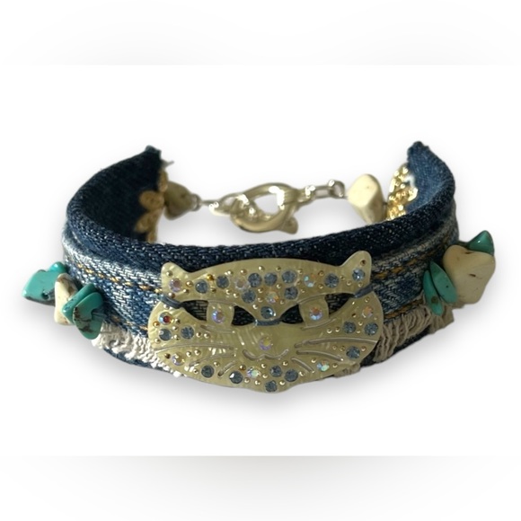 Handmade Denim Bracelet with Turquoise Stones and Rhinestone vintage Cat face - Picture 3 of 3